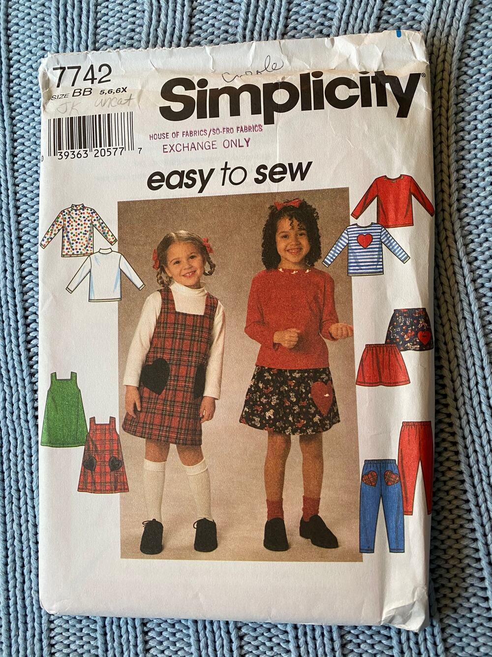 Simplicity 7824 girls top pant pattern